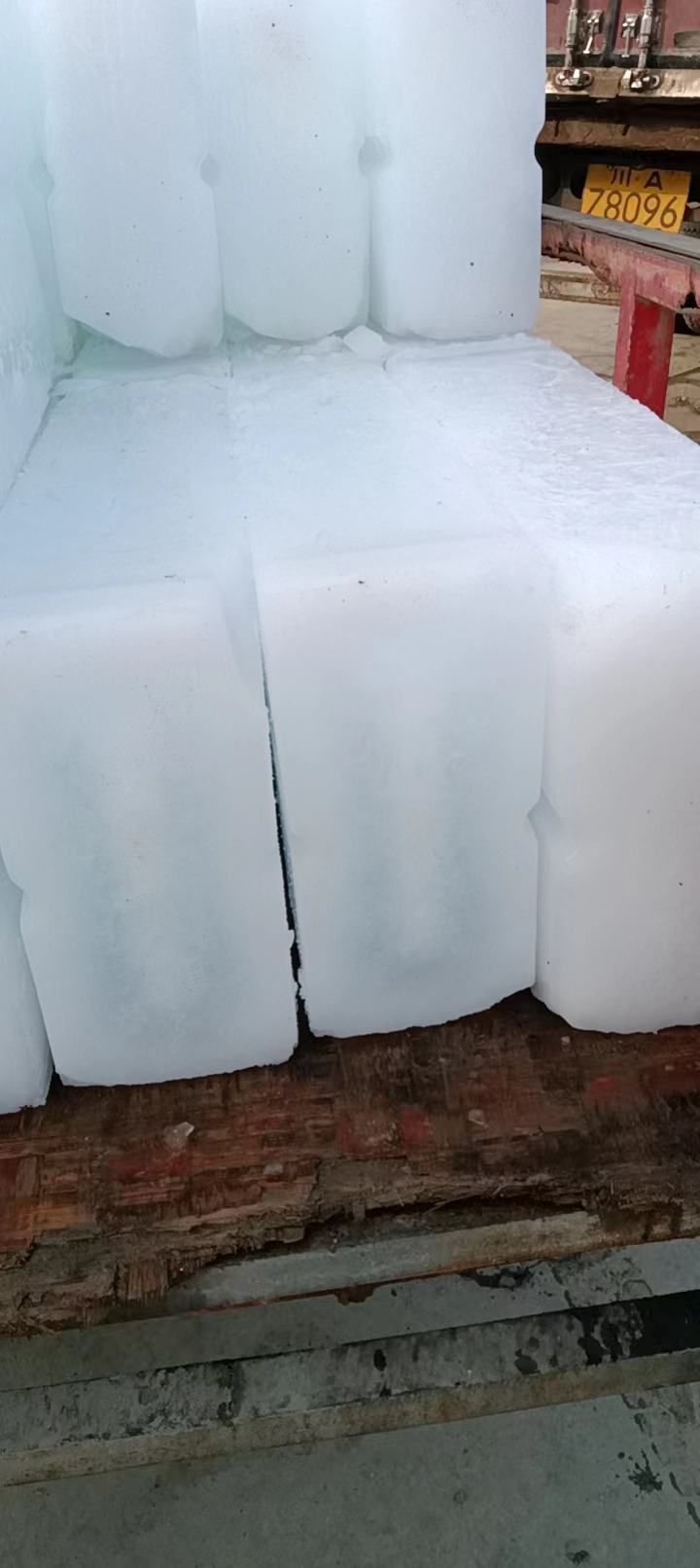 昌平降温冰块哪里买？良臣制冰厂告诉你！